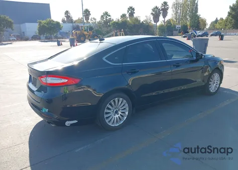 2014 Ford Fusion Energi Se Luxury z USA, uszkodzony, nr VIN 3FA6P0PU5ER269932